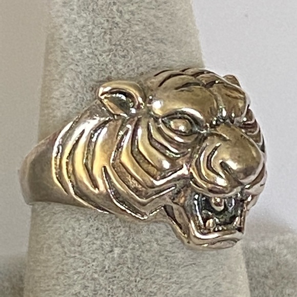Other - Last 1❣️925 sterling silver tiger ring